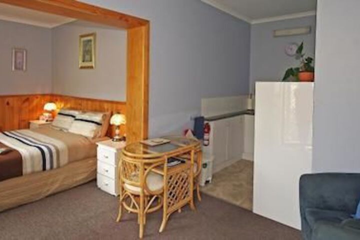 Room 7 of 33