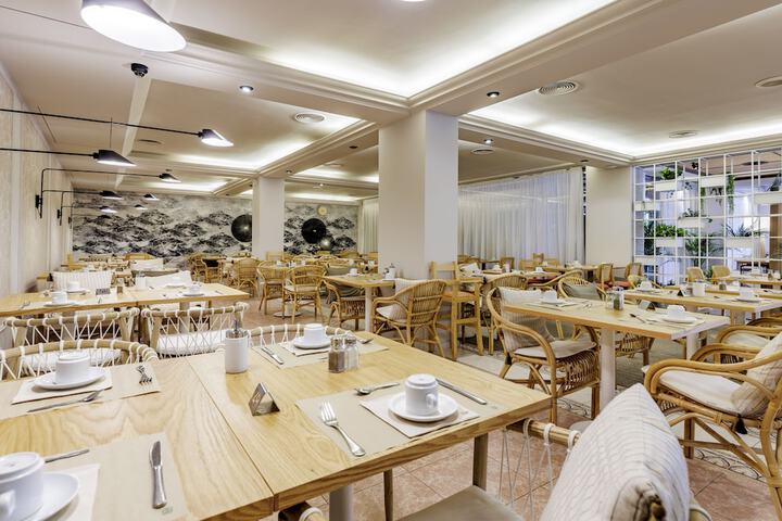 Dining 52 of 88