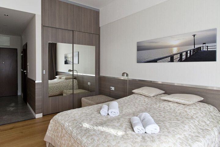 Room 198 of 272