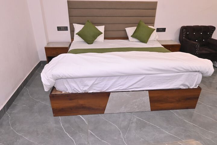 Room 5 of 22