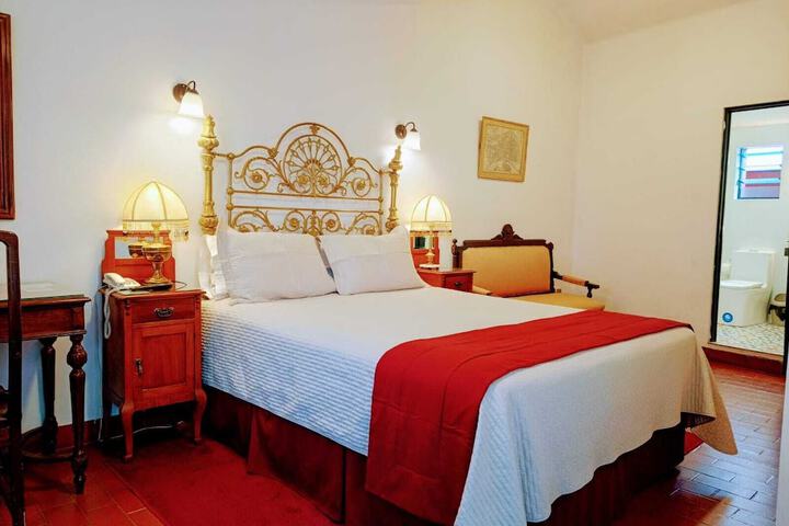 Room 26 of 70