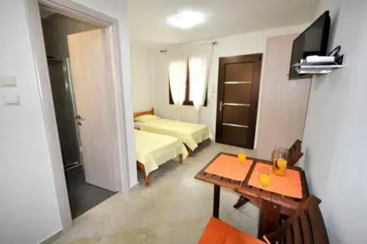 Room 2 of 18