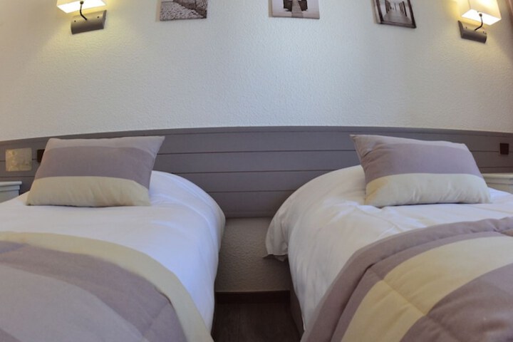 Room 4 of 19