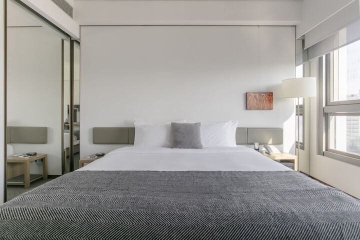Room 25 of 82