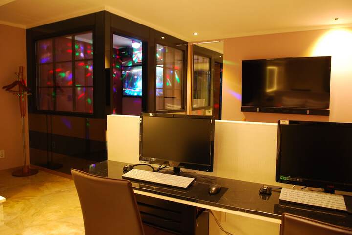 Room 18 of 44