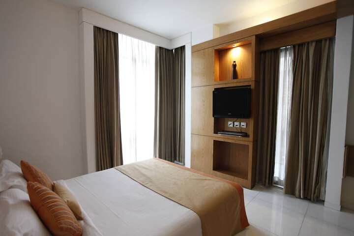 Room 11 of 49