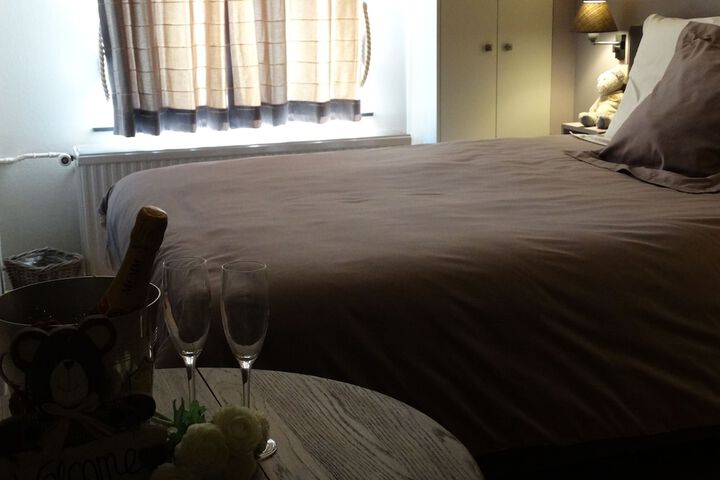 Room 6 of 31