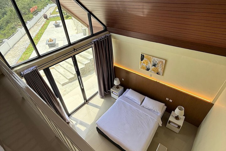Room 34 of 61