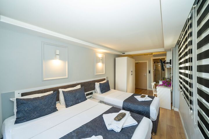 Room 44 of 60