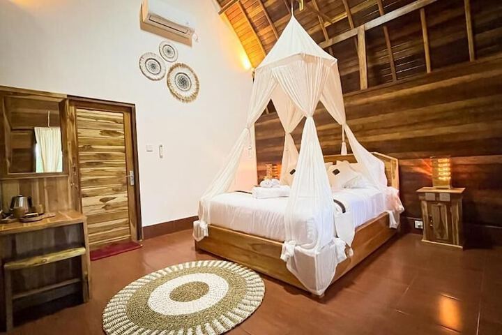 Room 4 of 13