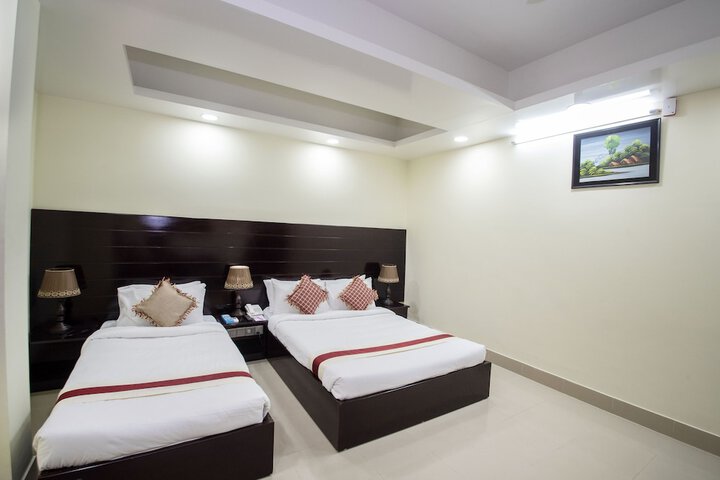 Room 10 of 17