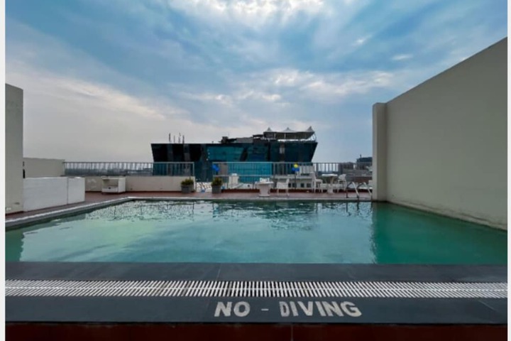 Pool 12 of 21