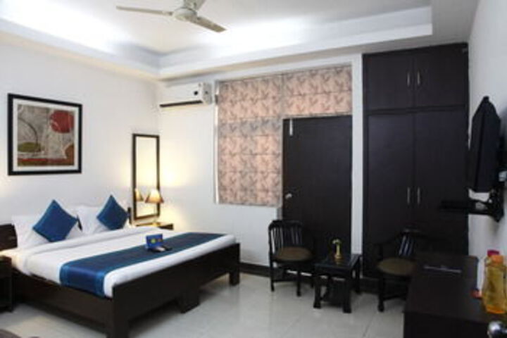 Room 5 of 20