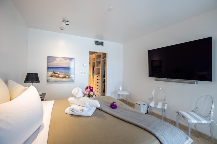 Room 46 of 230