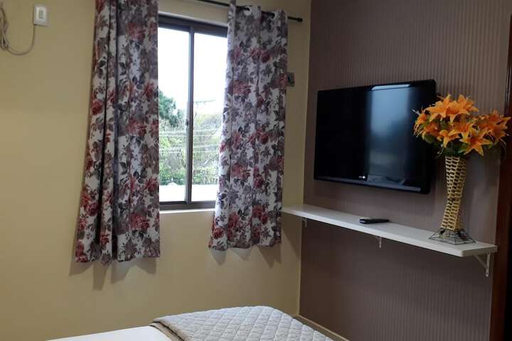 Room 9 of 34