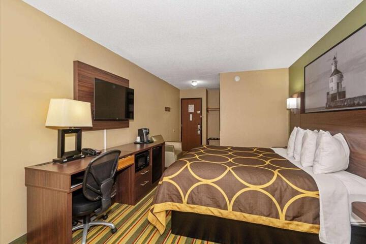 1 King Bed (4 of 23)