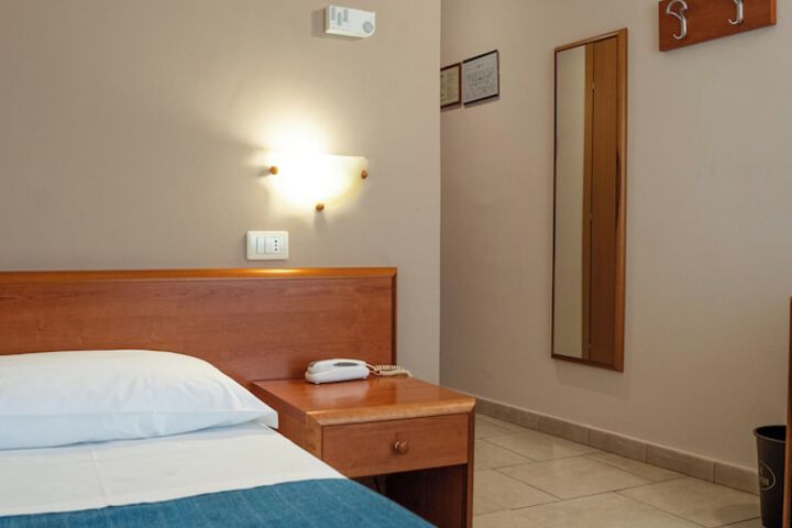 Room 7 of 21