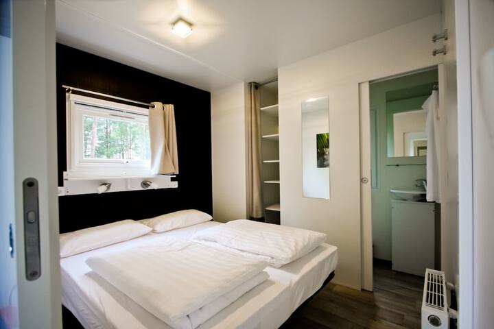 Room 2 of 131