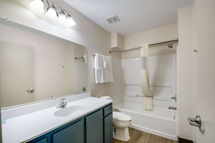 1 King Bed Efficiency (14 of 14)