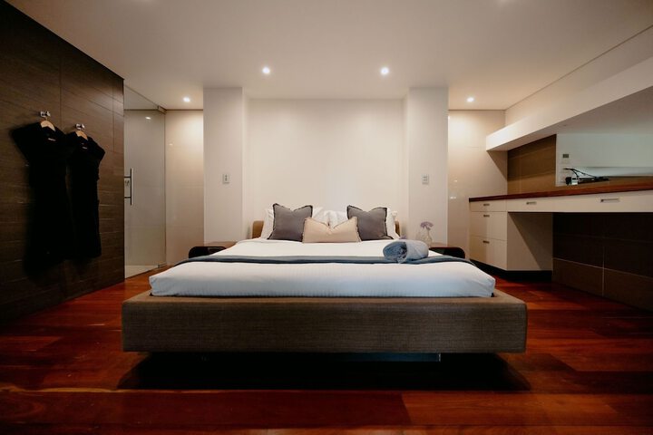 Room 2 of 71