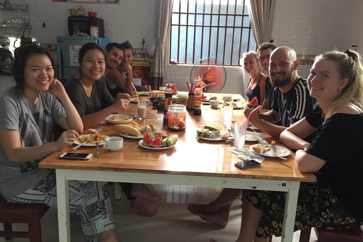 Dining 36 of 50