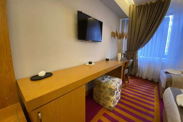 Room 21 of 26