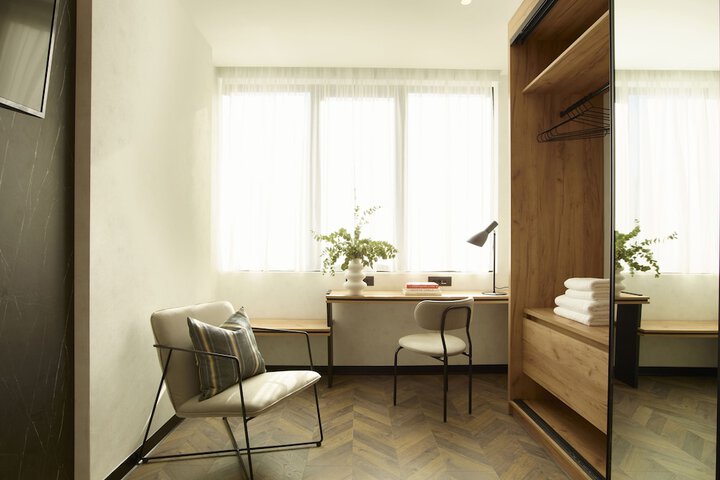 Room 30 of 92