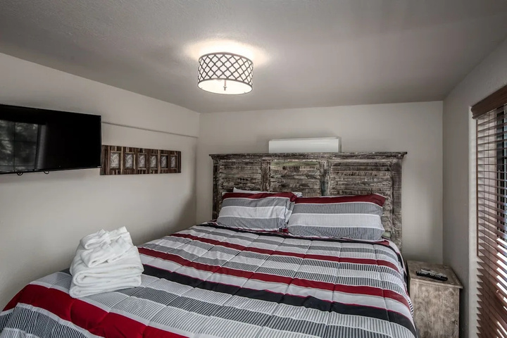 Room 3 of 16