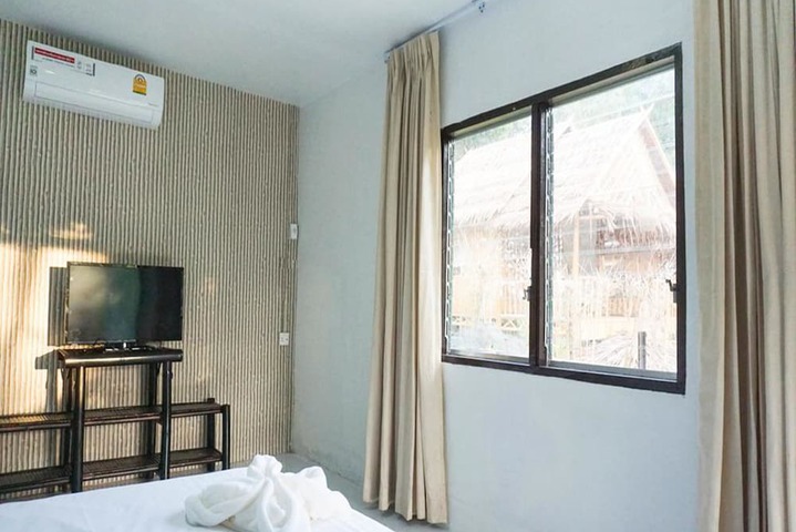 Room 7 of 13