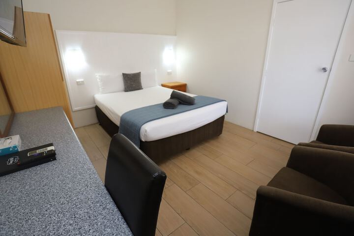 Room 95 of 199
