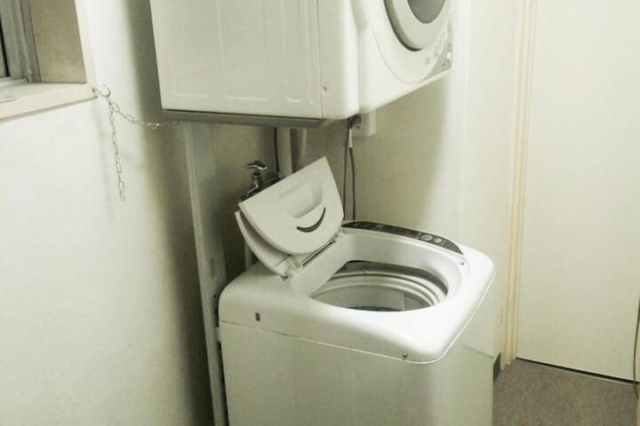 Laundry 17 of 33