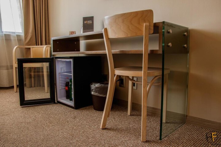 Room 6 of 34