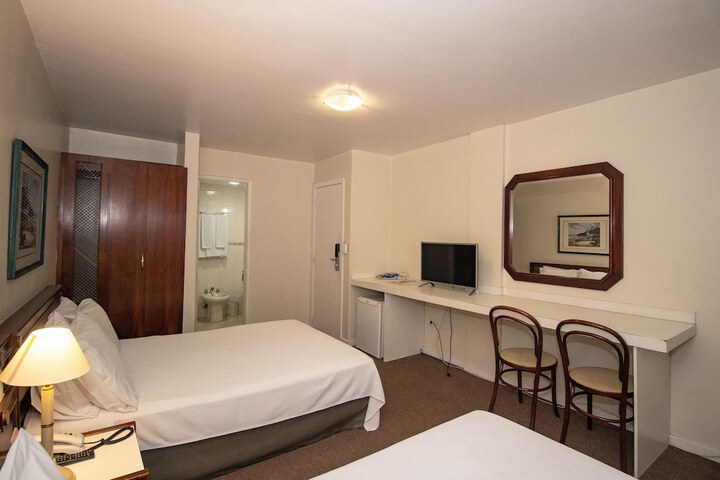 Room 30 of 110