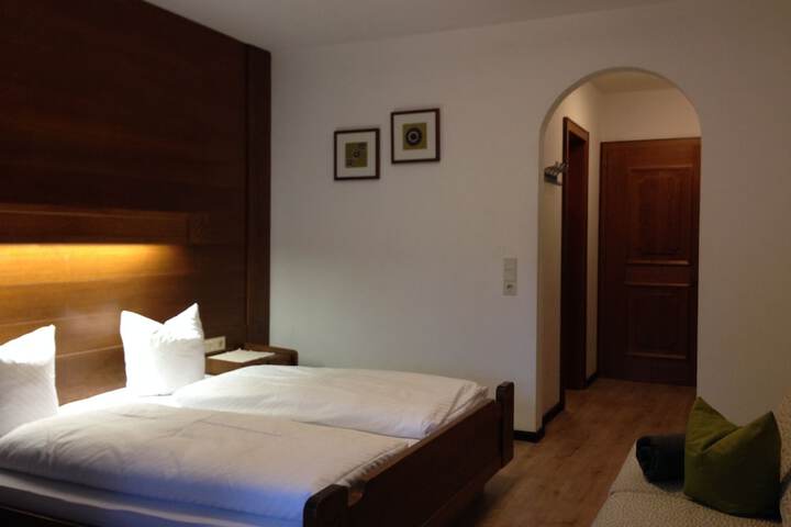 Room 5 of 65