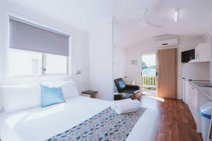 Room 6 of 52
