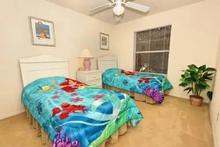 Room 4 of 11