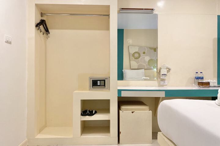 Room 17 of 117