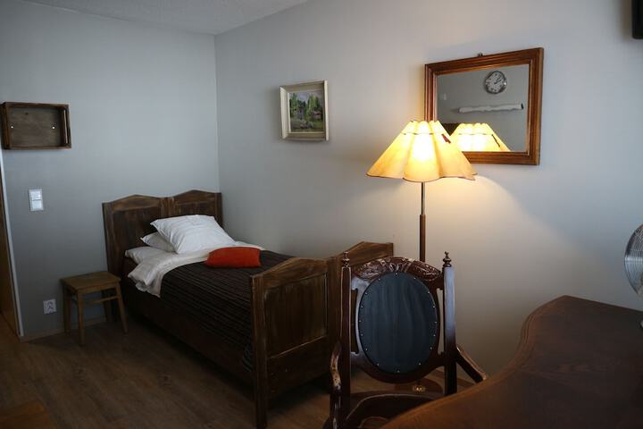 Room 16 of 87