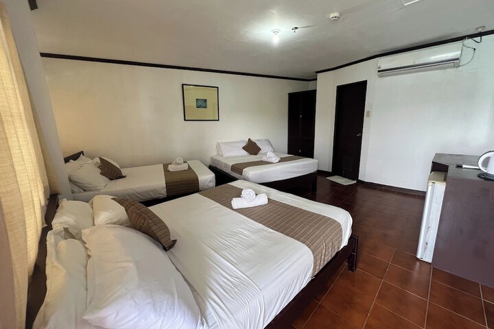 Room 25 of 68
