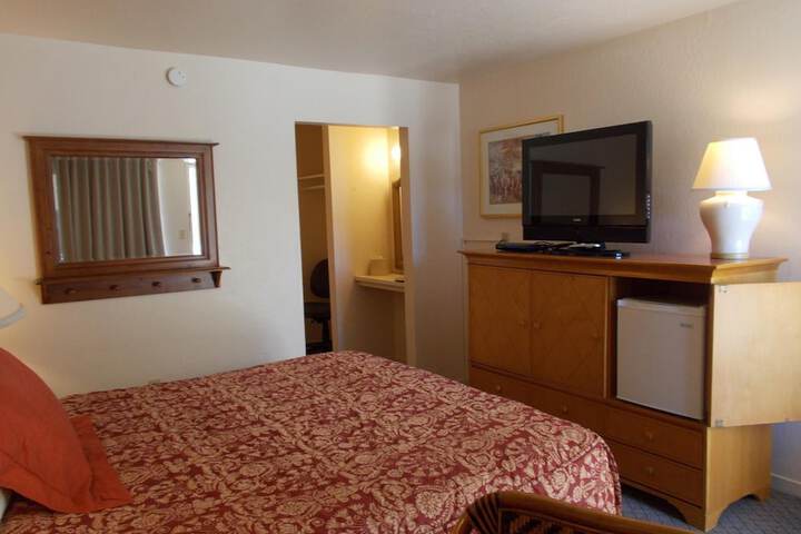 Room 8 of 17