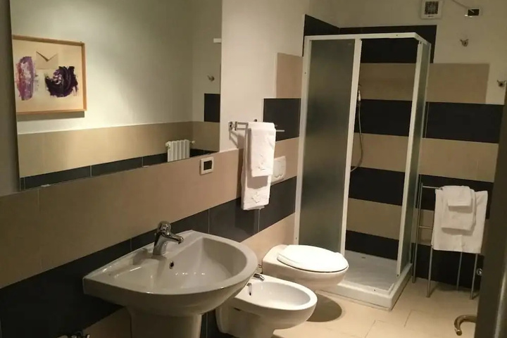 Room 7 of 13