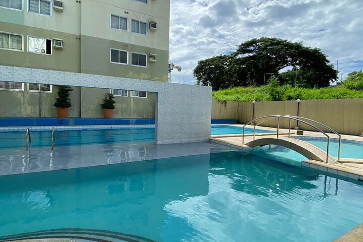 Pool 12 of 24