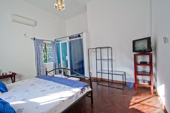 Room 3 of 27