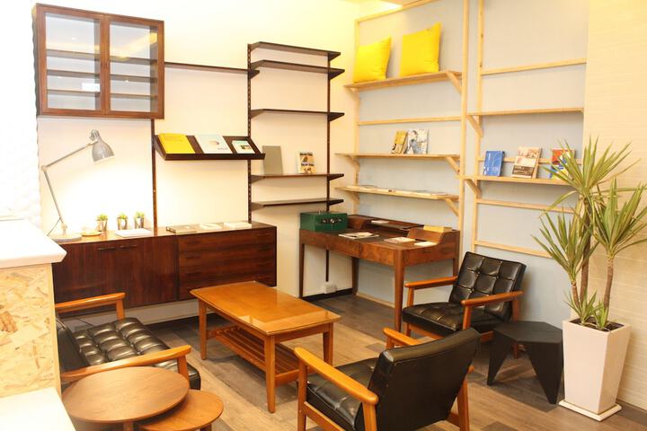 Guest Lobby