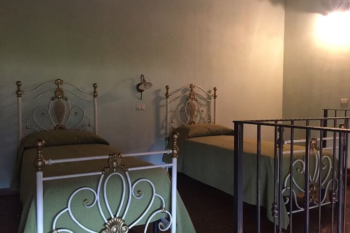 Room 10 of 26