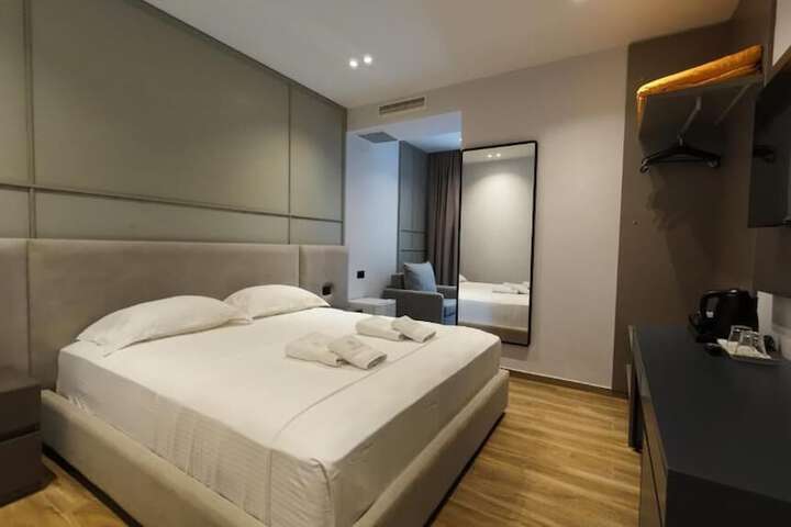 Room 13 of 54