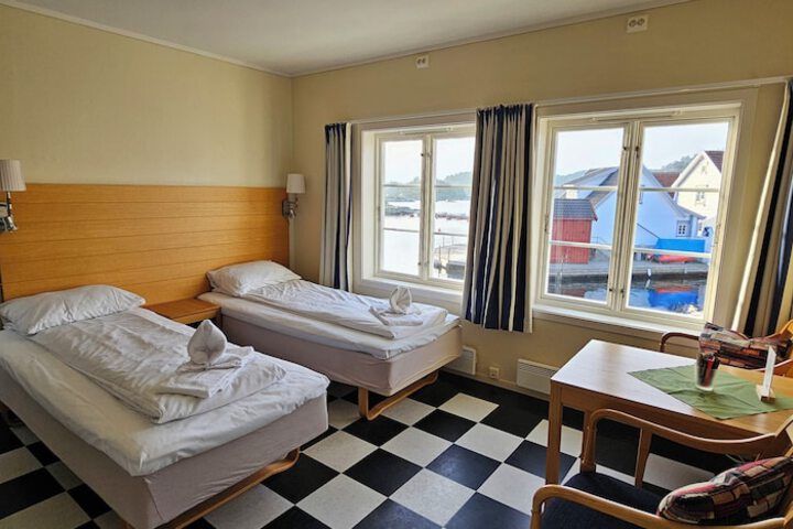 Room 12 of 49