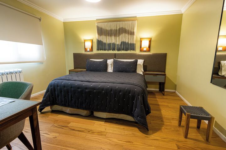 Room 10 of 90