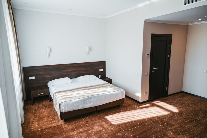 Room 7 of 82