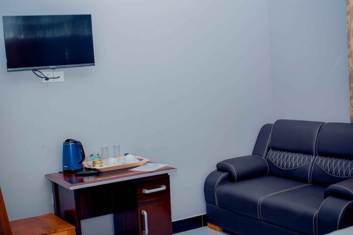 Room 4 of 18